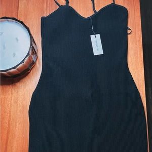 Aritzia Sculpted Knit Dress. Size small . NTW